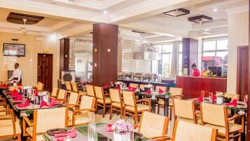 Breakfast, lunch, dinner served; local and international cuisine