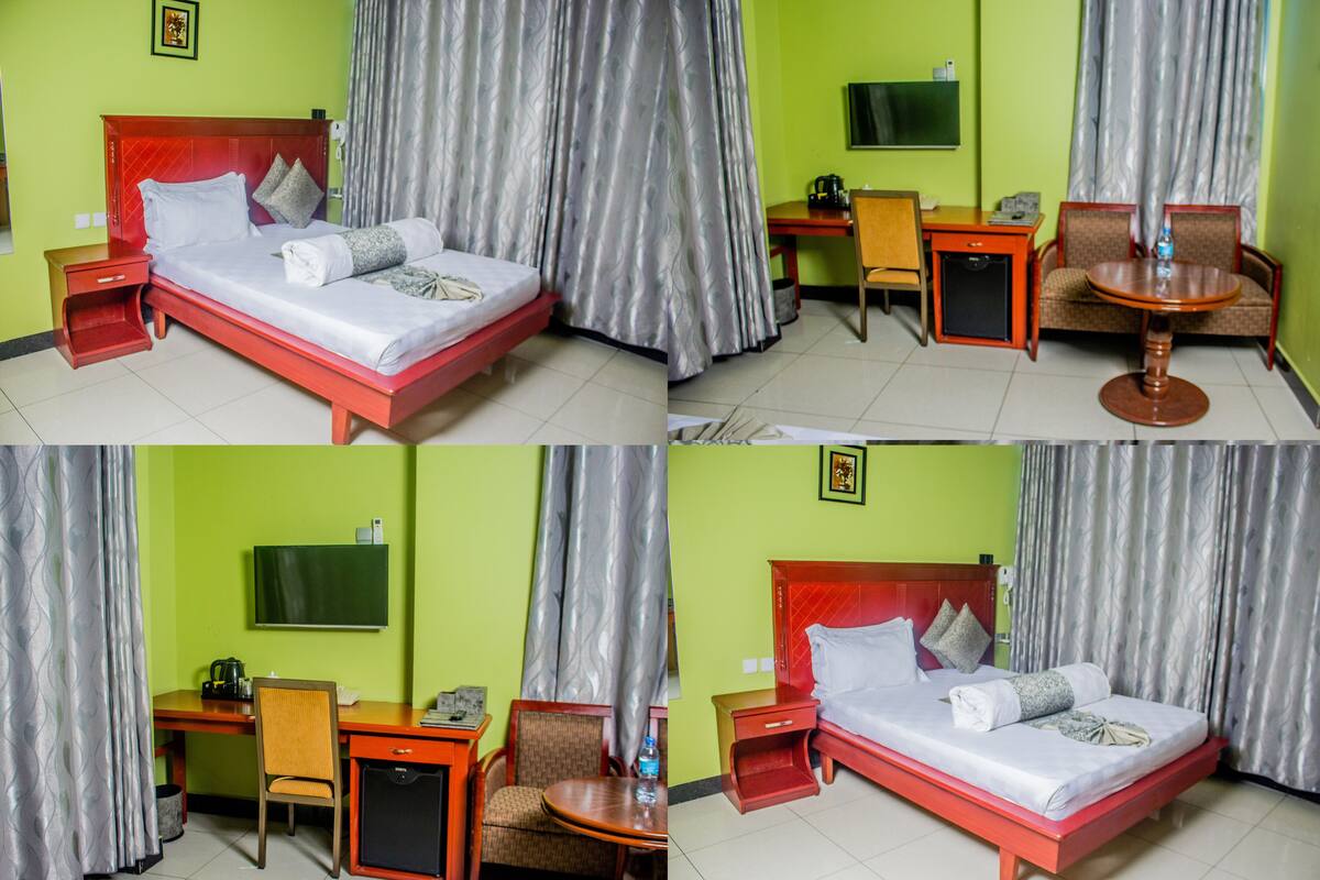 Superior Room, 1 Bedroom, City View | Minibar, in-room safe, desk, WiFi (free)