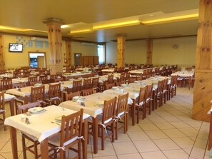 Se sirven almuerzos y cenas
