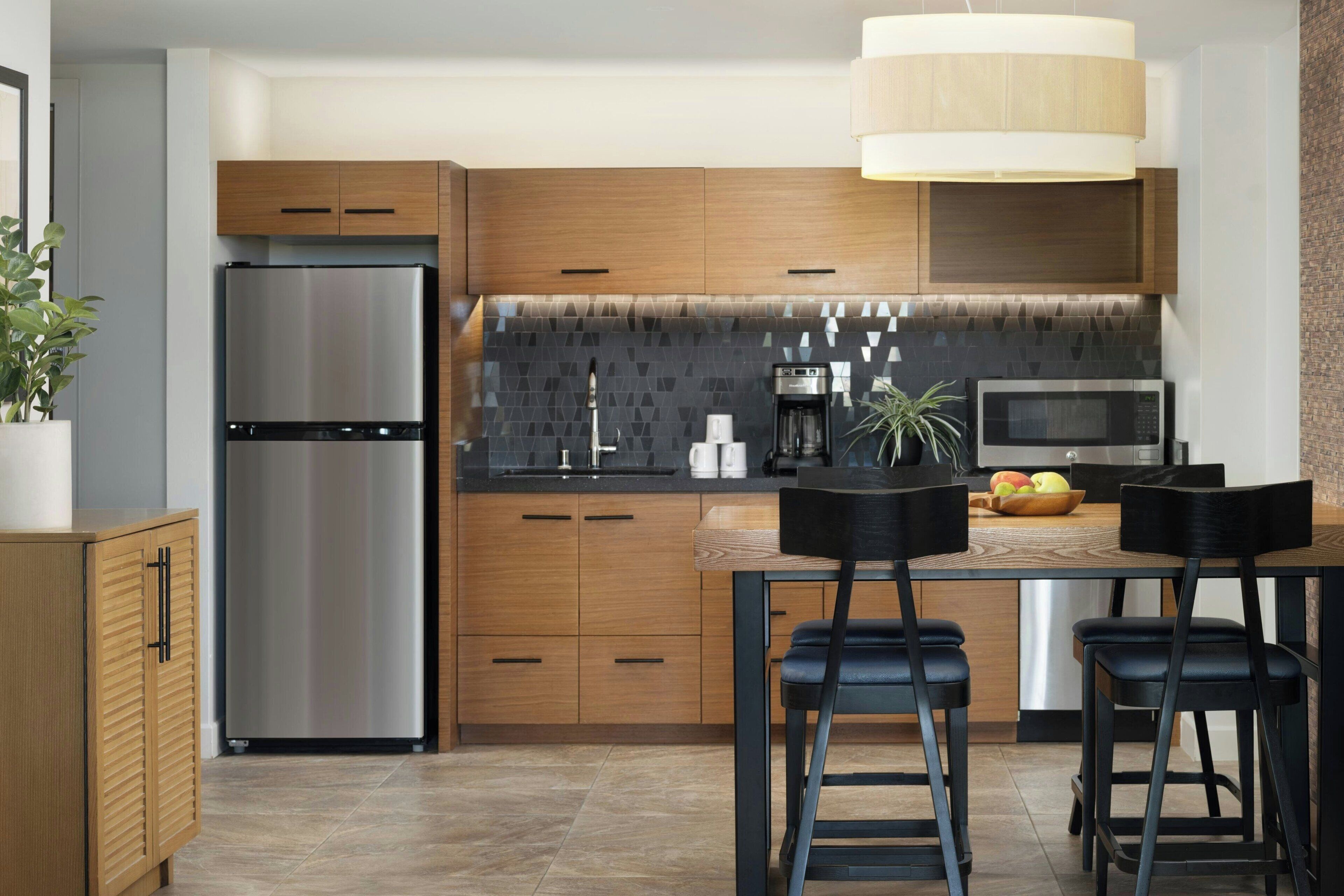 fridge, microwave, dishwasher, coffee/tea maker