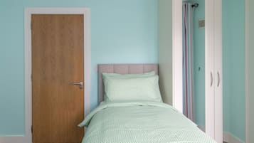 Apartment, 2 Bedrooms | 2 bedrooms, premium bedding, travel cot, free WiFi