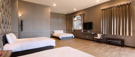 Family Room, Multiple Beds | Bathroom