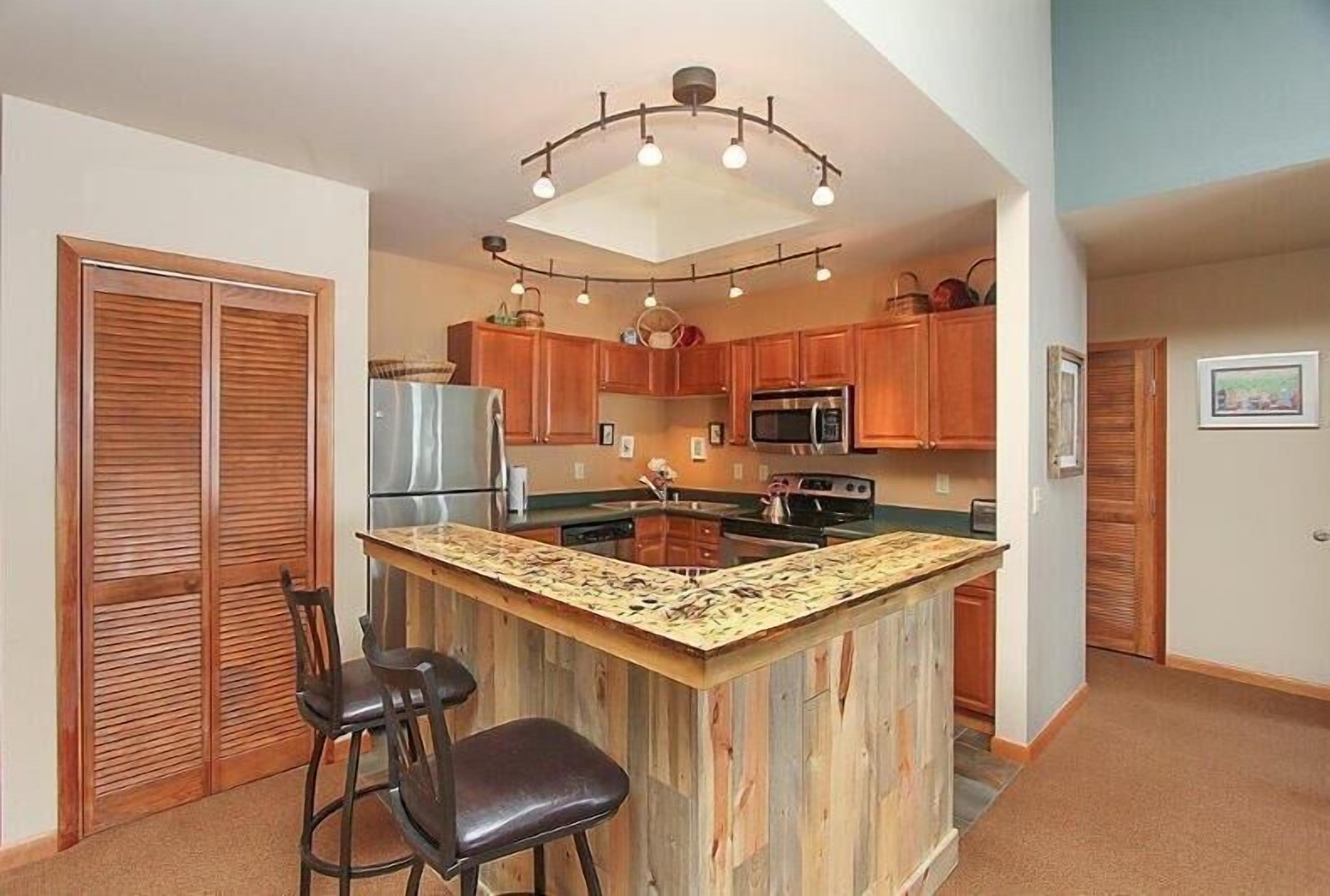 Family House, 2 Bedrooms | Private kitchen