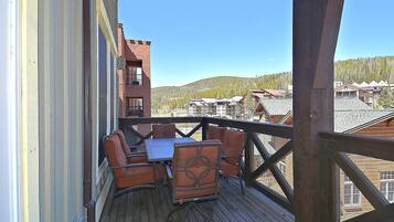 Luxury House, 3 Bedrooms | Balcony