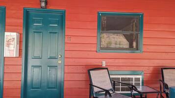 2 bedrooms, individually decorated, individually furnished, WiFi