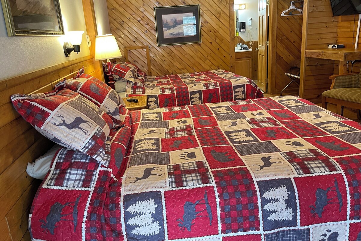 Yhden hengen comfort-huone, 2 keskisuurta parisänkyä (Unit #17) | 2 makuuhuonetta, yksilöllisesti sisustettu, yksilöllisesti kalustettu