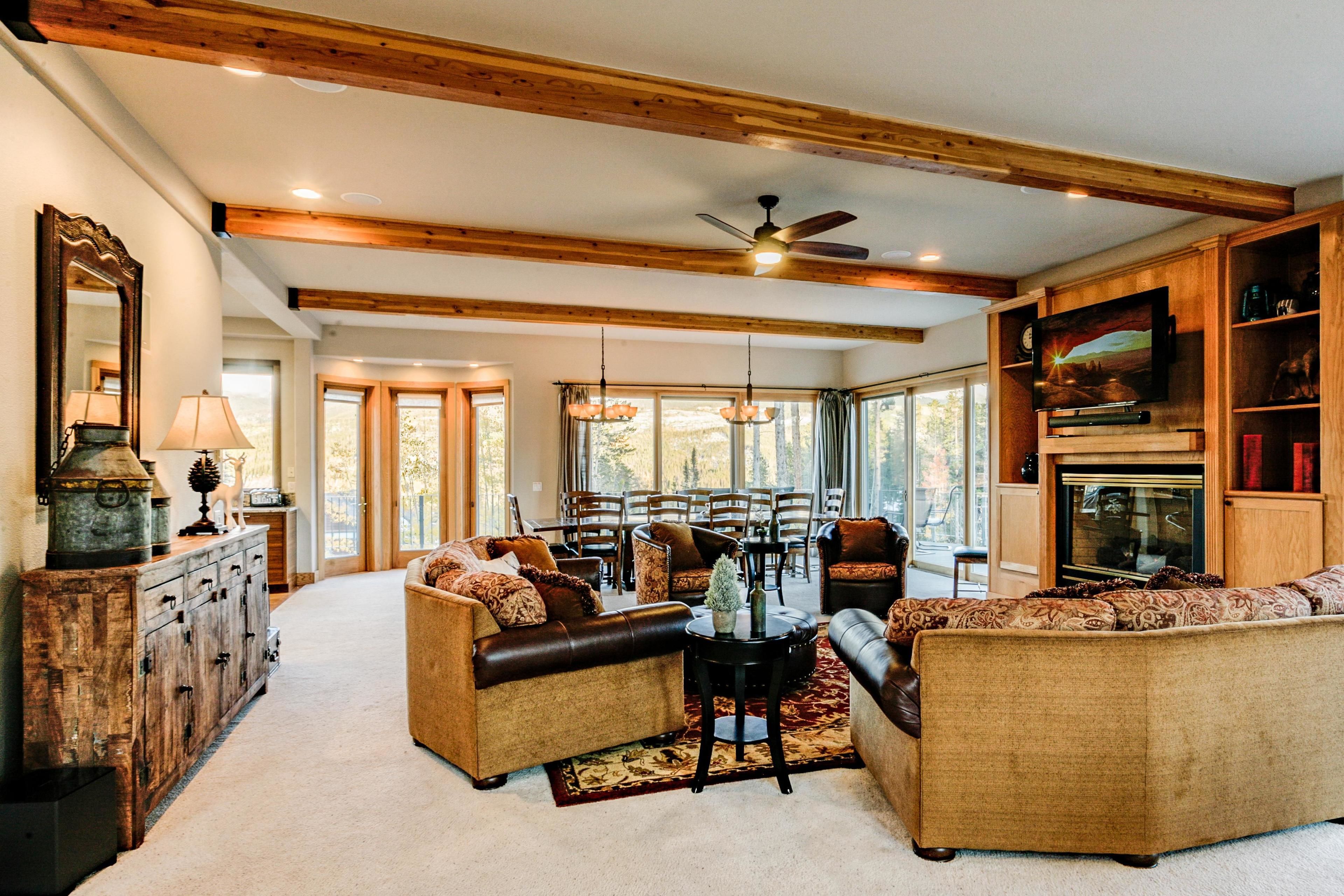 Luxury House, 5 Bedrooms | Living area | DVD player