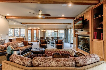 Eagle Wind Lodge 5 Bedroom Holiday Home by Winter Park Lodging Company
