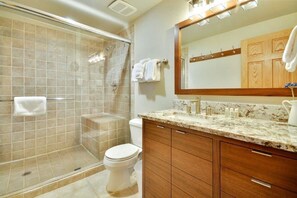 Rumah Mewah, 5 kamar tidur | Kamar mandi | Pengering rambut, handuk,  dan sampo