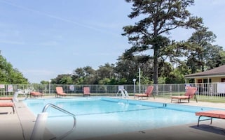 Piscina externa sazonal