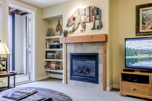 Family House, 2 Bedrooms | Fireplace - Founders Pointe 4457 2 Bedroom Holiday Home by Winter Park Lodging Company (Winter Park)