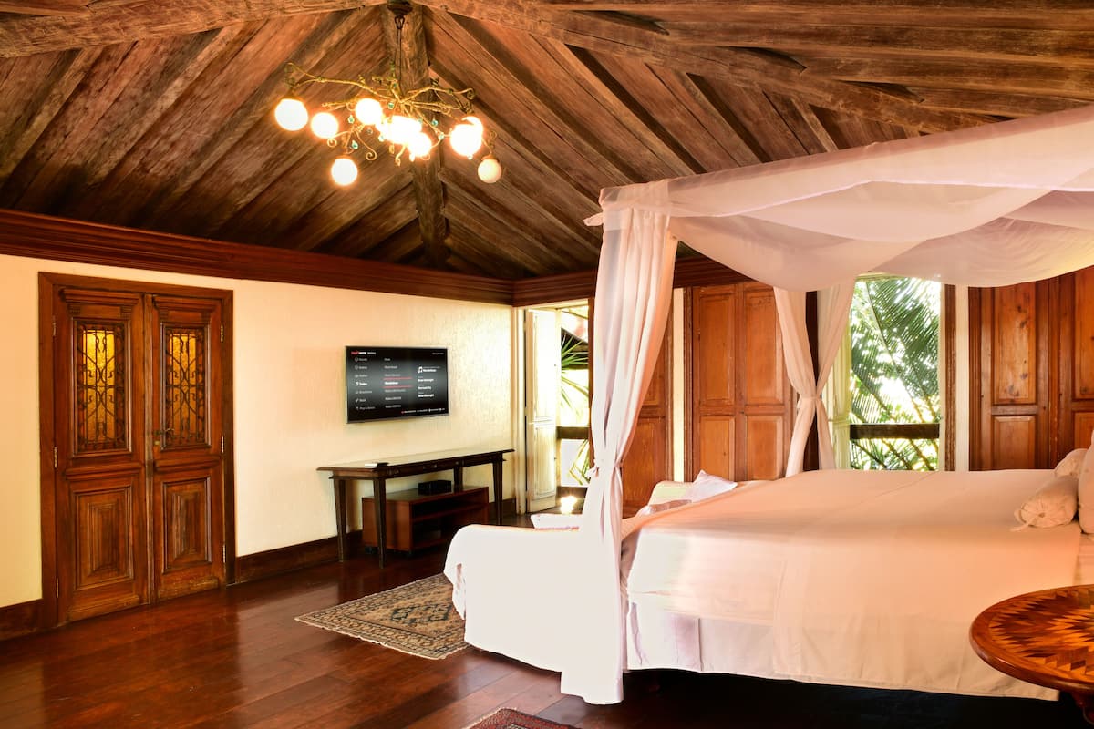 Romantische suite (Joá) | 1 slaapkamer, luxe beddengoed, pillowtop-bedden, een minibar