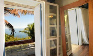 Classic Suite (Joatinga) | 1 bedroom, premium bedding, pillow-top beds, minibar - Le Chateaux Joá (Rio de Janeiro)