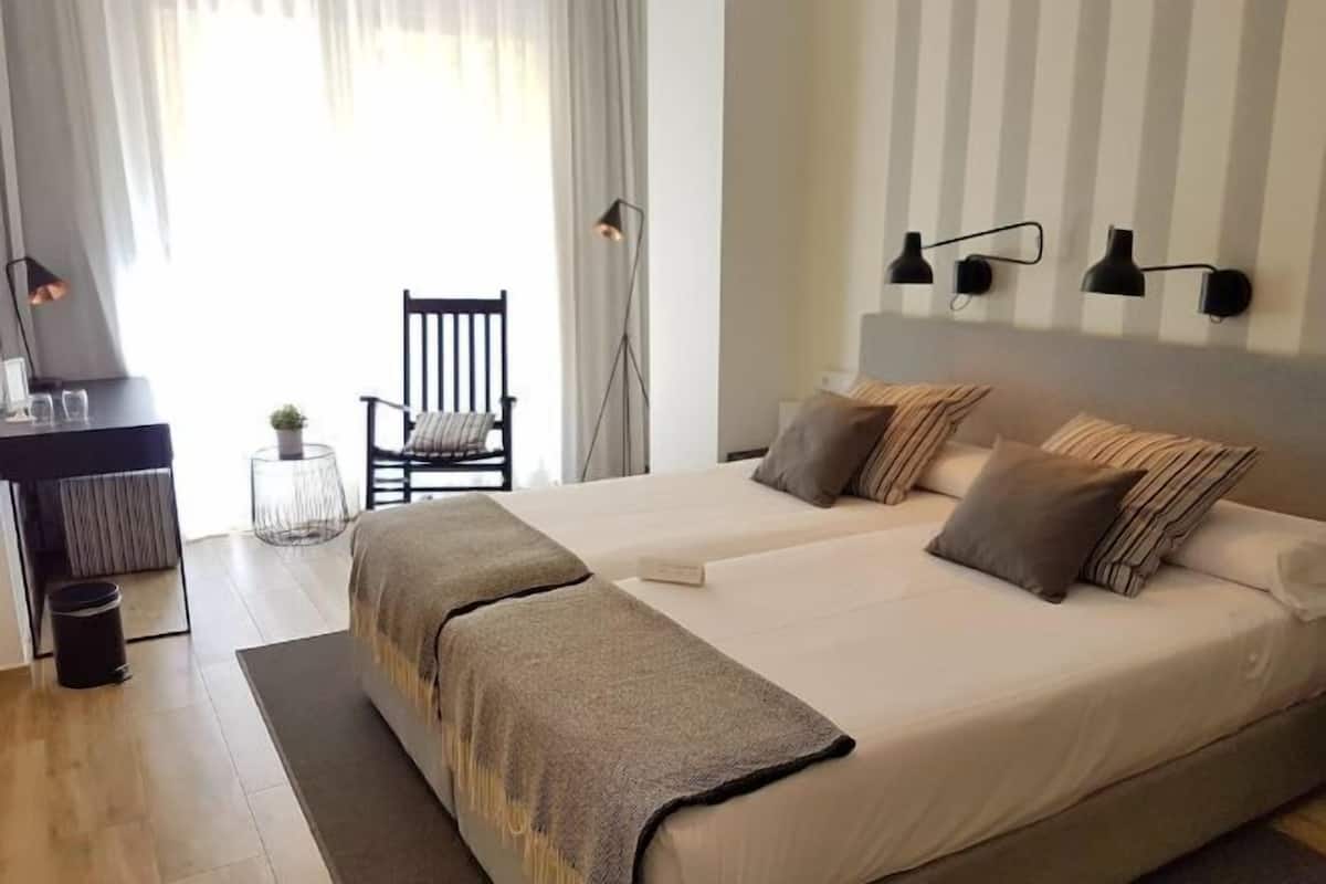 1 Schlafzimmer, hochwertige Bettwaren, Minibar, Zimmersafe