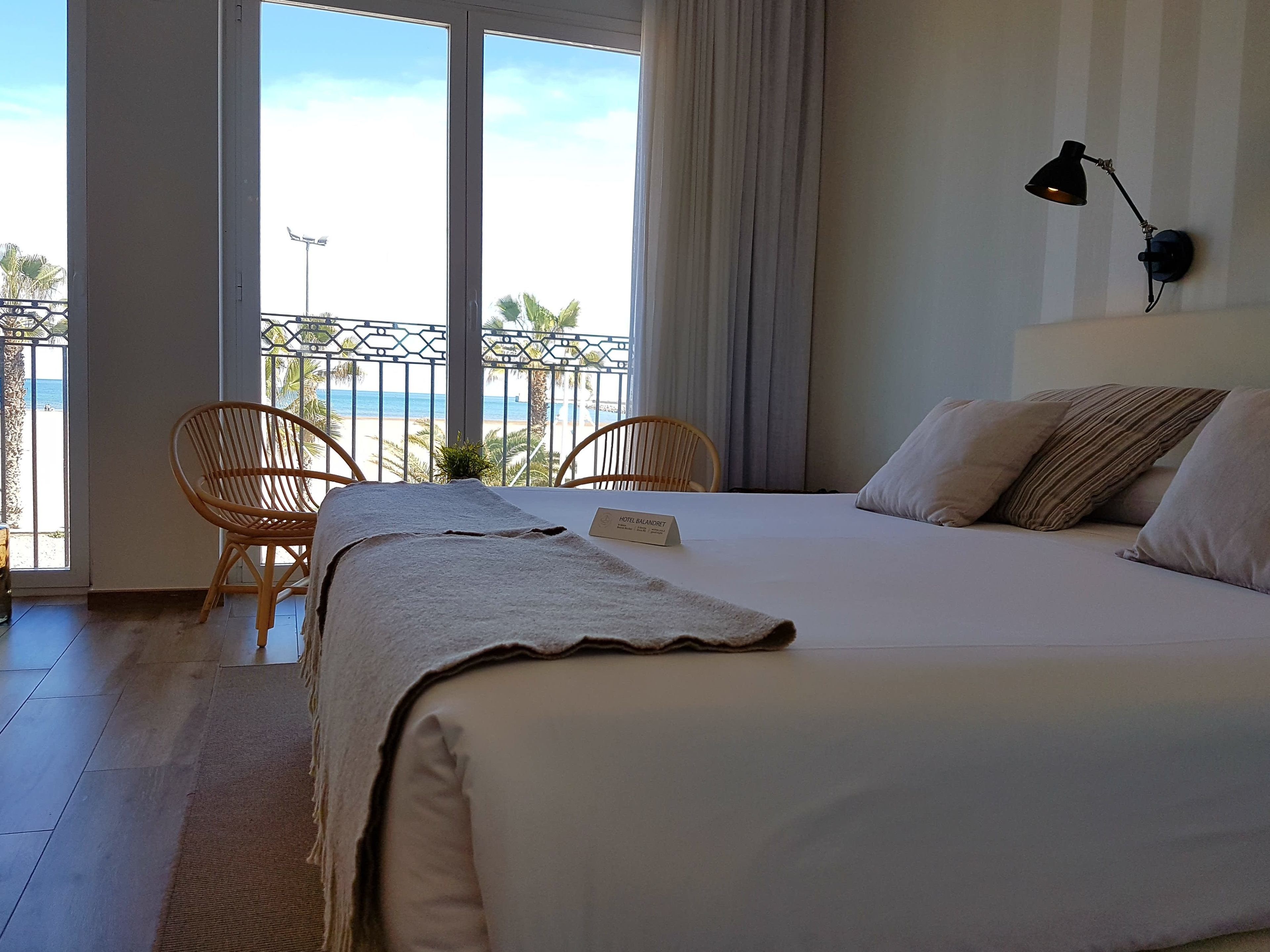 Deluxe Double or Twin Room, Sea View | Premium bedding, minibar, in-room safe, desk