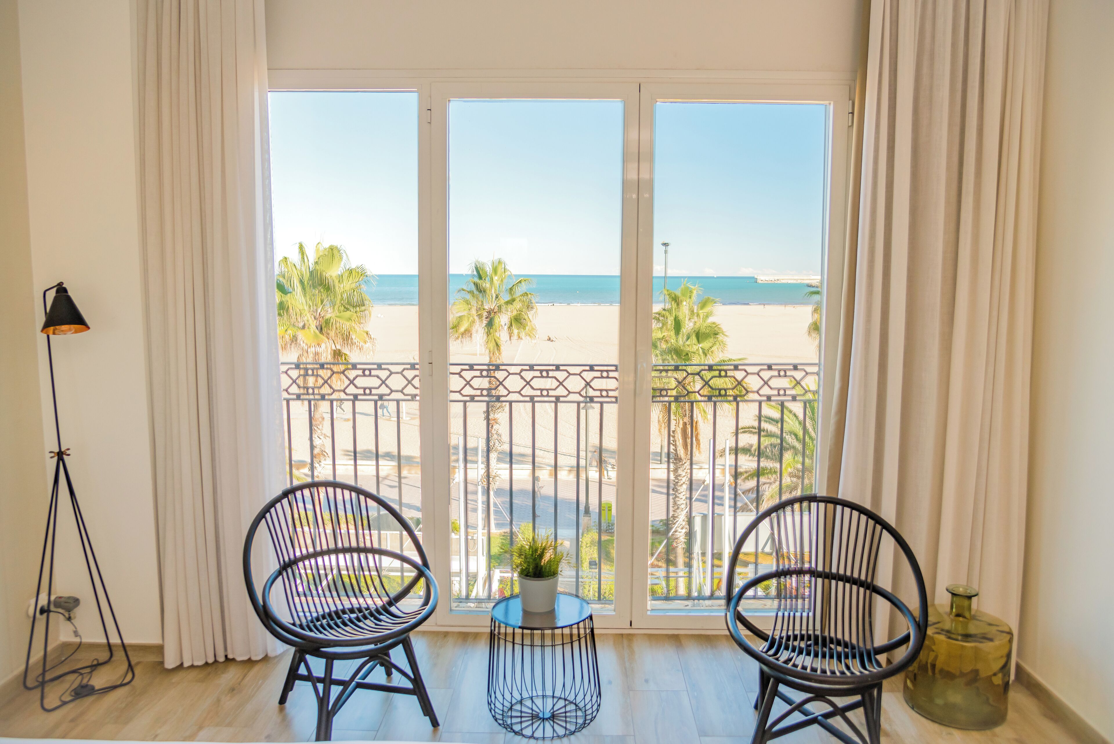 Deluxe Double or Twin Room, Sea View | Premium bedding, minibar, in-room safe, desk