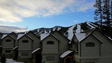 Family House, 5 Bedrooms | View from room