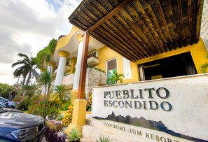 Exterior - Pueblito Escondido Beachside (Playa del Carmen)