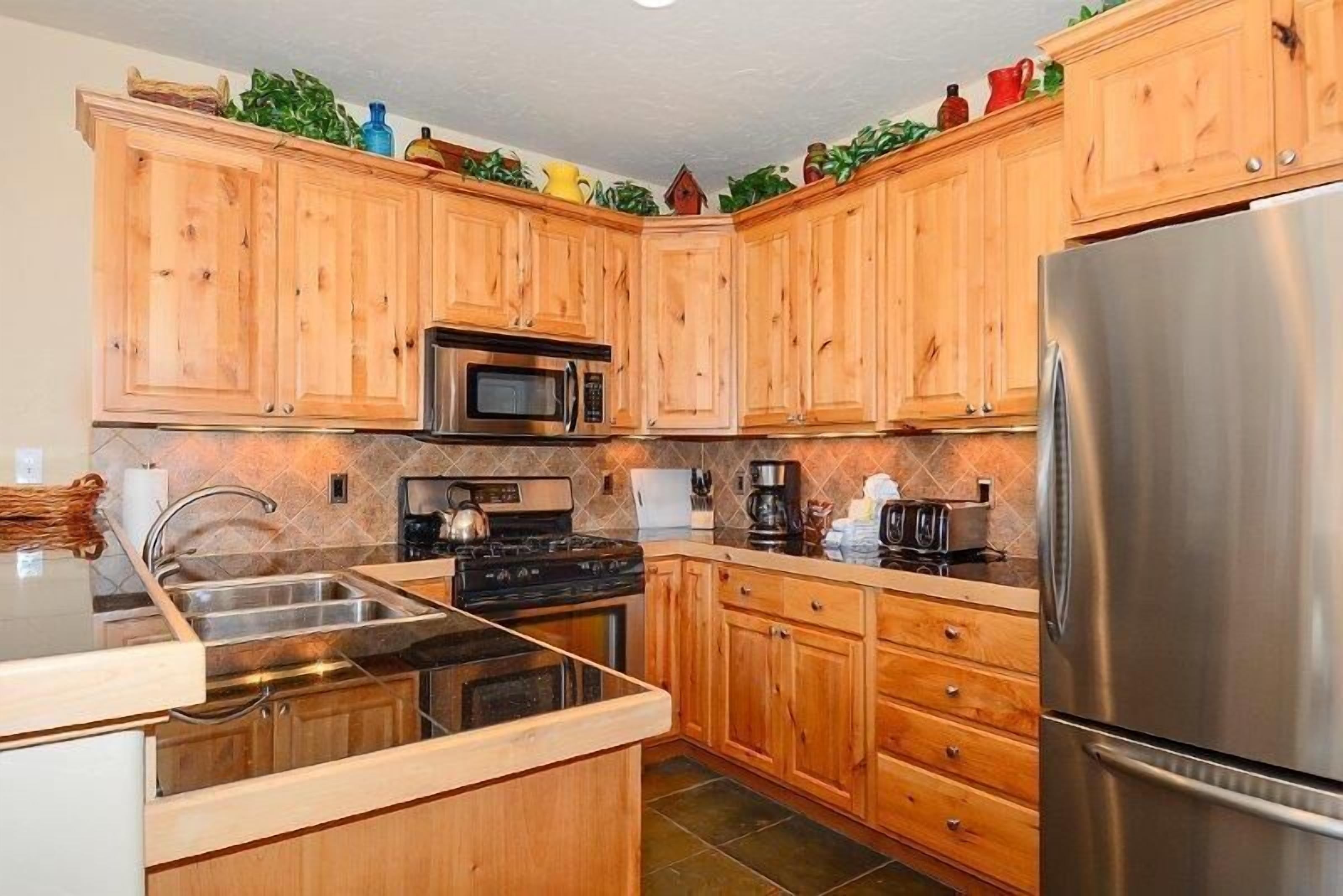 Family House, 3 Bedrooms | Private kitchen | Fridge, microwave