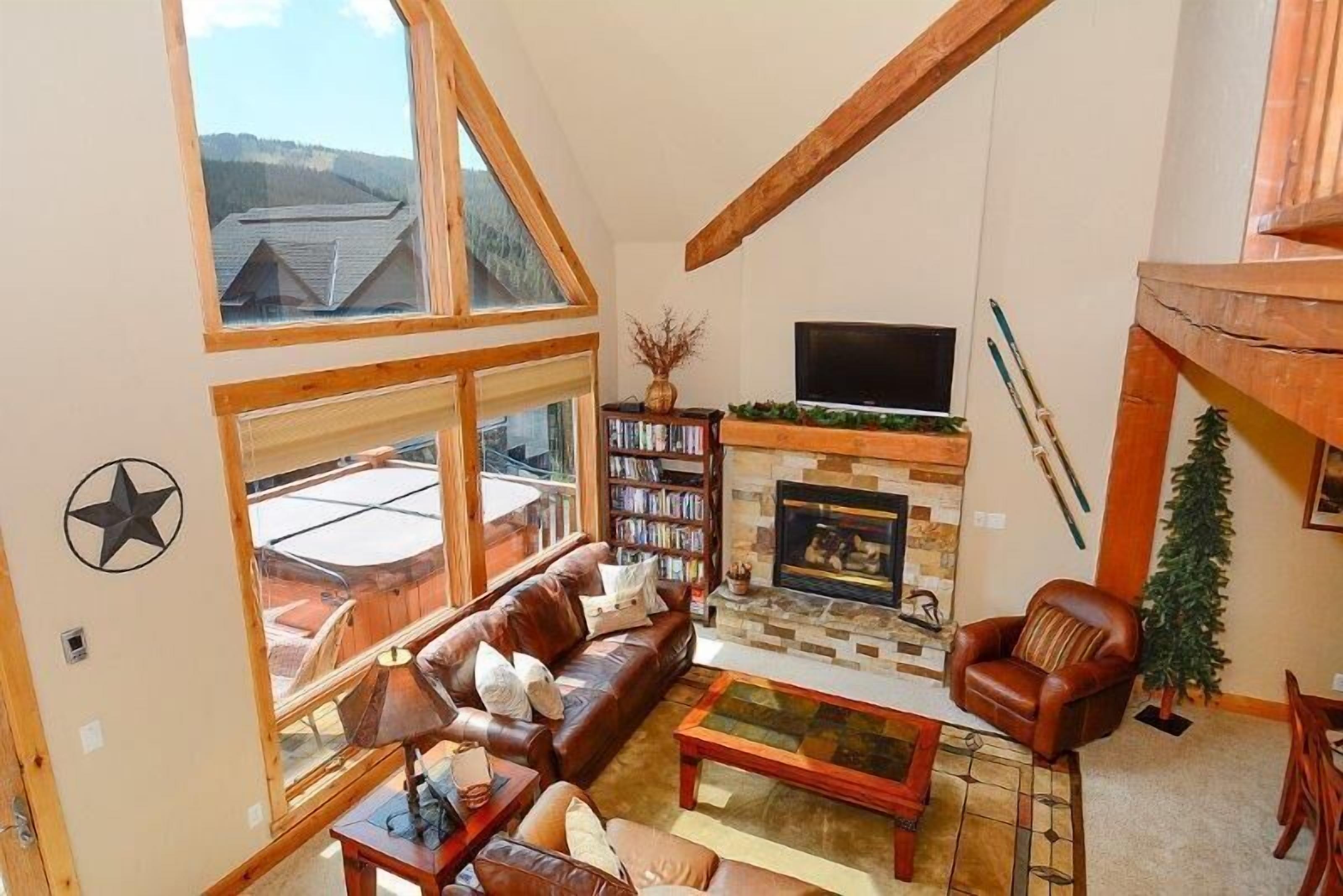 Family House, 3 Bedrooms | Living area | DVD player