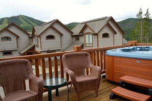 Family House, 3 Bedrooms | Outdoor spa tub