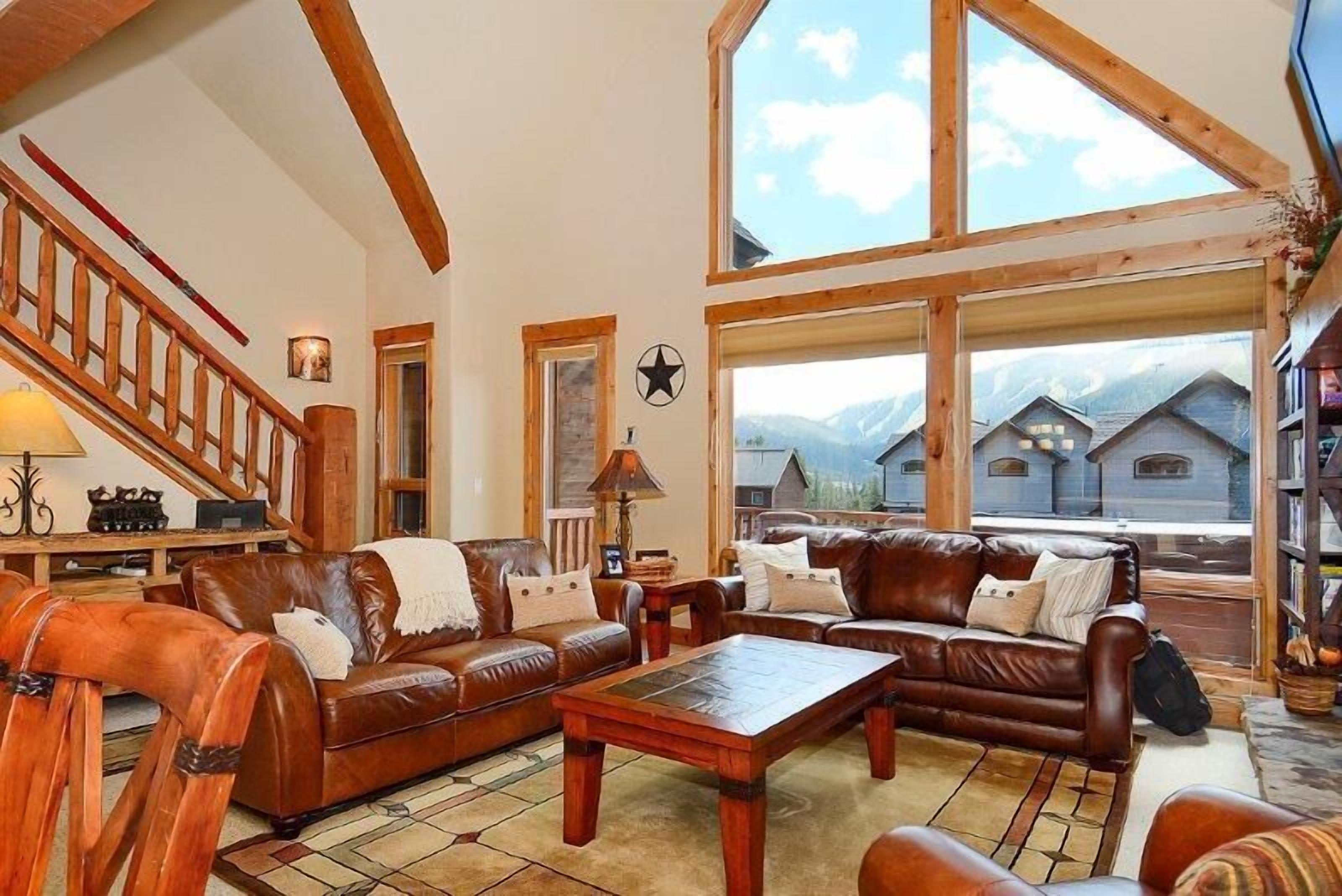 Family House, 3 Bedrooms | Living area | DVD player