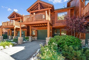 Family House, 3 Bedrooms | Front of property