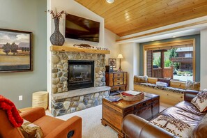 Family House, 3 Bedrooms | Living area | DVD player