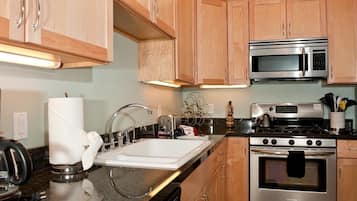 Condo, 2 Bedrooms, Ocean View, Beachfront | Private kitchen | Fridge, microwave, oven, stovetop