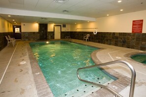 Indoor pool - Keystone Vacation Rentals - Tidal Treasure Condo (Lincoln City)