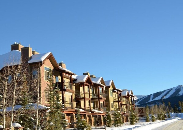 Casa familiar, 1 habitación | Vista frontal de la propiedad