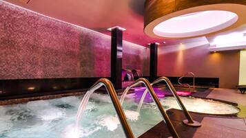 Banyera d'hidromassatge coberta