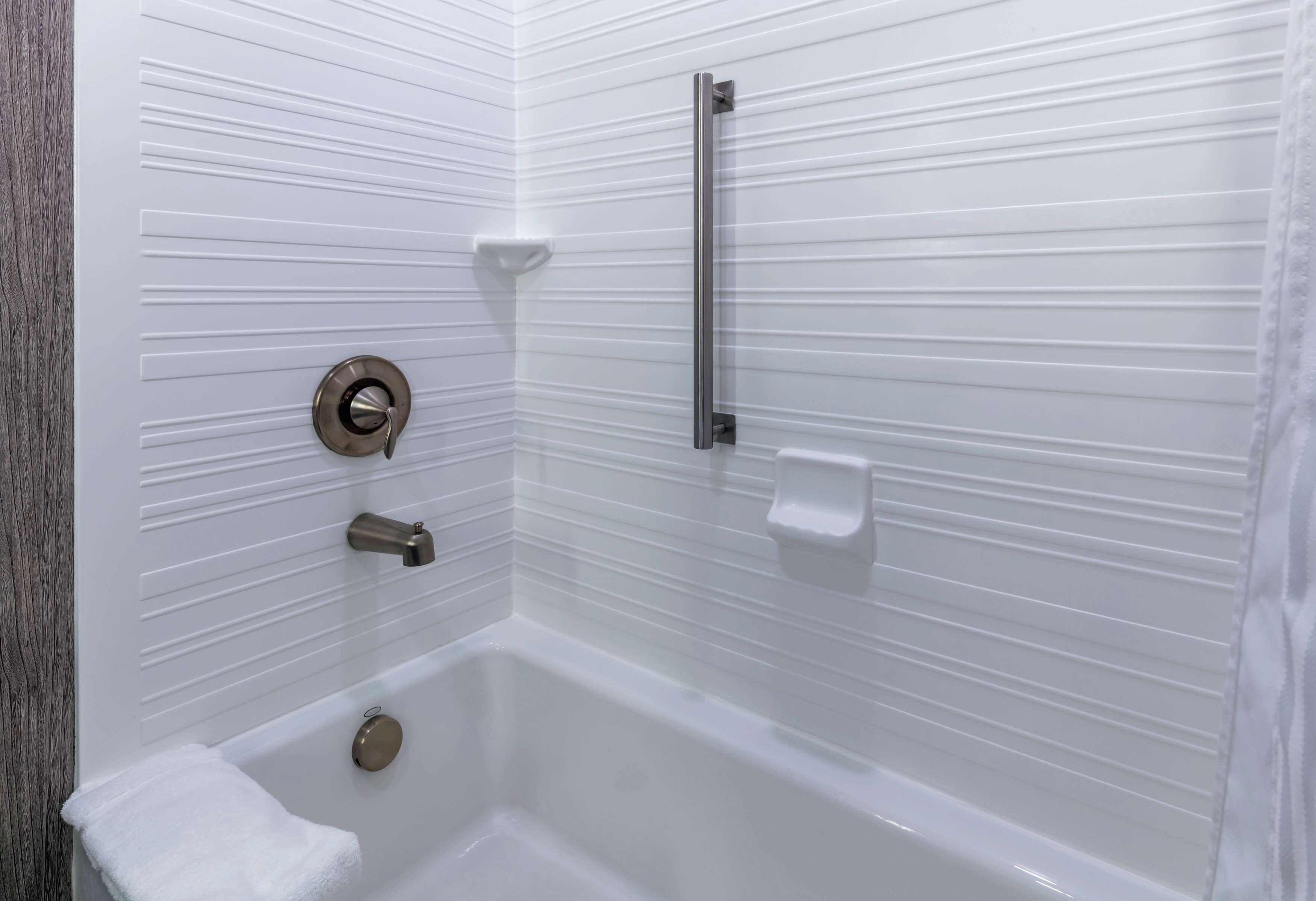 free toiletries, towels