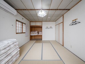 Camera familiare (Japanese Style)