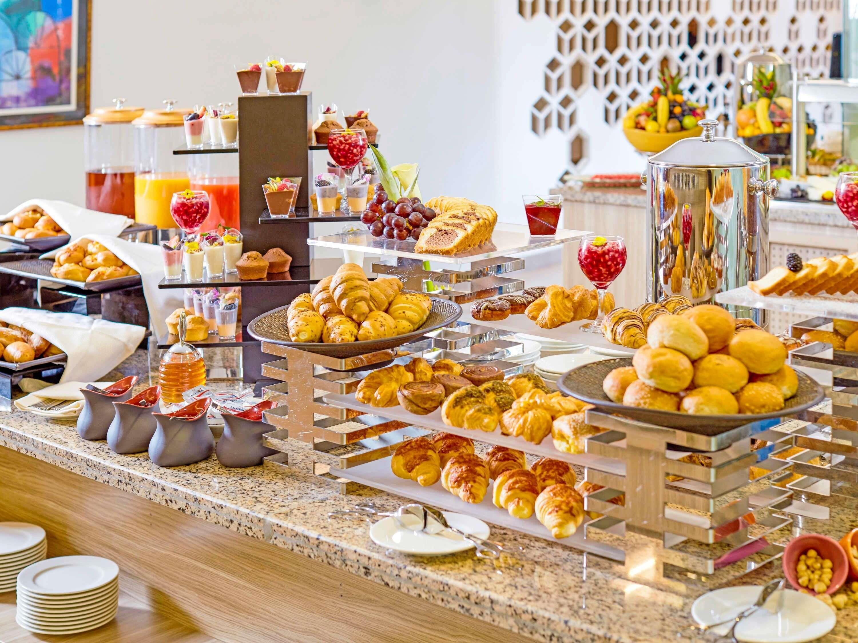 Daily buffet breakfast for a fee