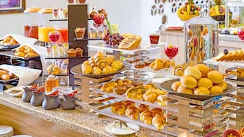 Daily buffet breakfast for a fee