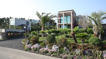 Entrée de l’hébergement