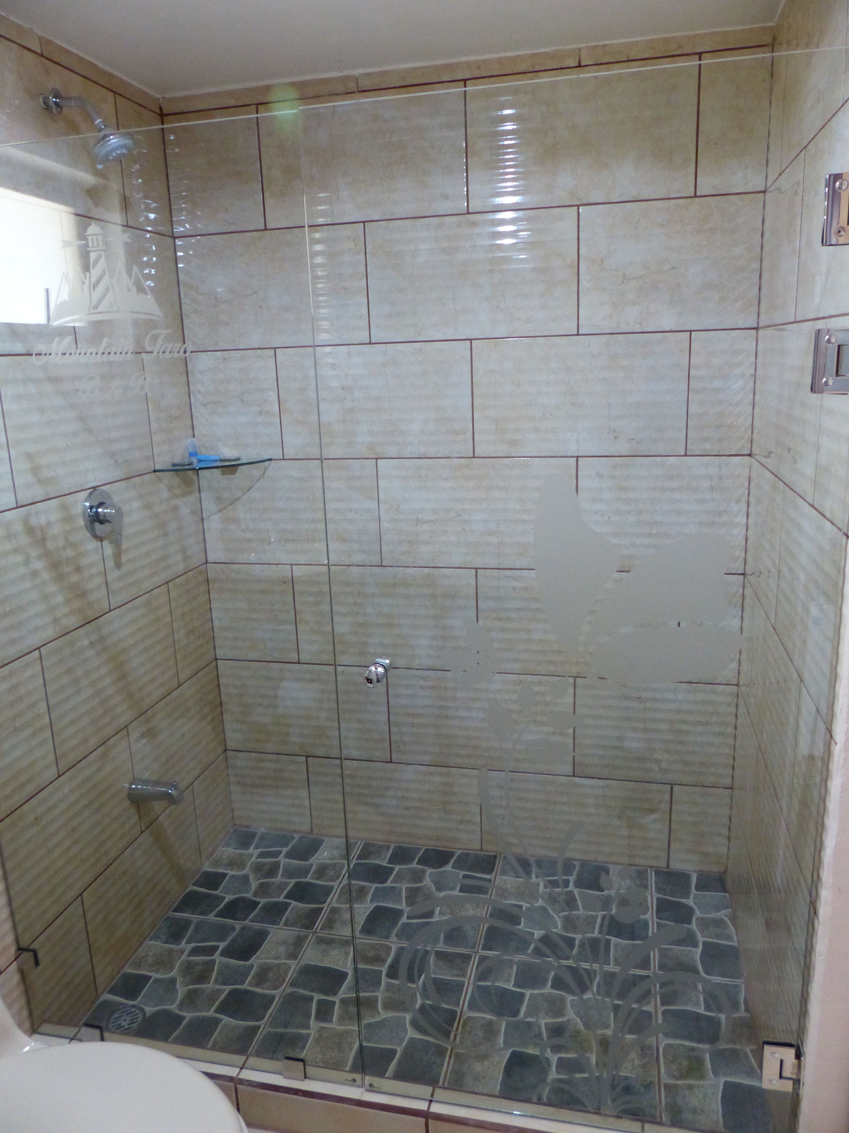 Double Room, 1 Bedroom, Ensuite | Bathroom shower