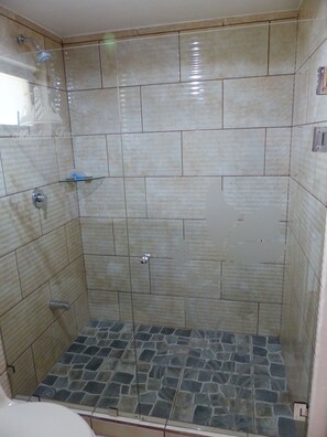 Doppelzimmer, 1 Schlafzimmer, mit Bad | Dusche im Bad