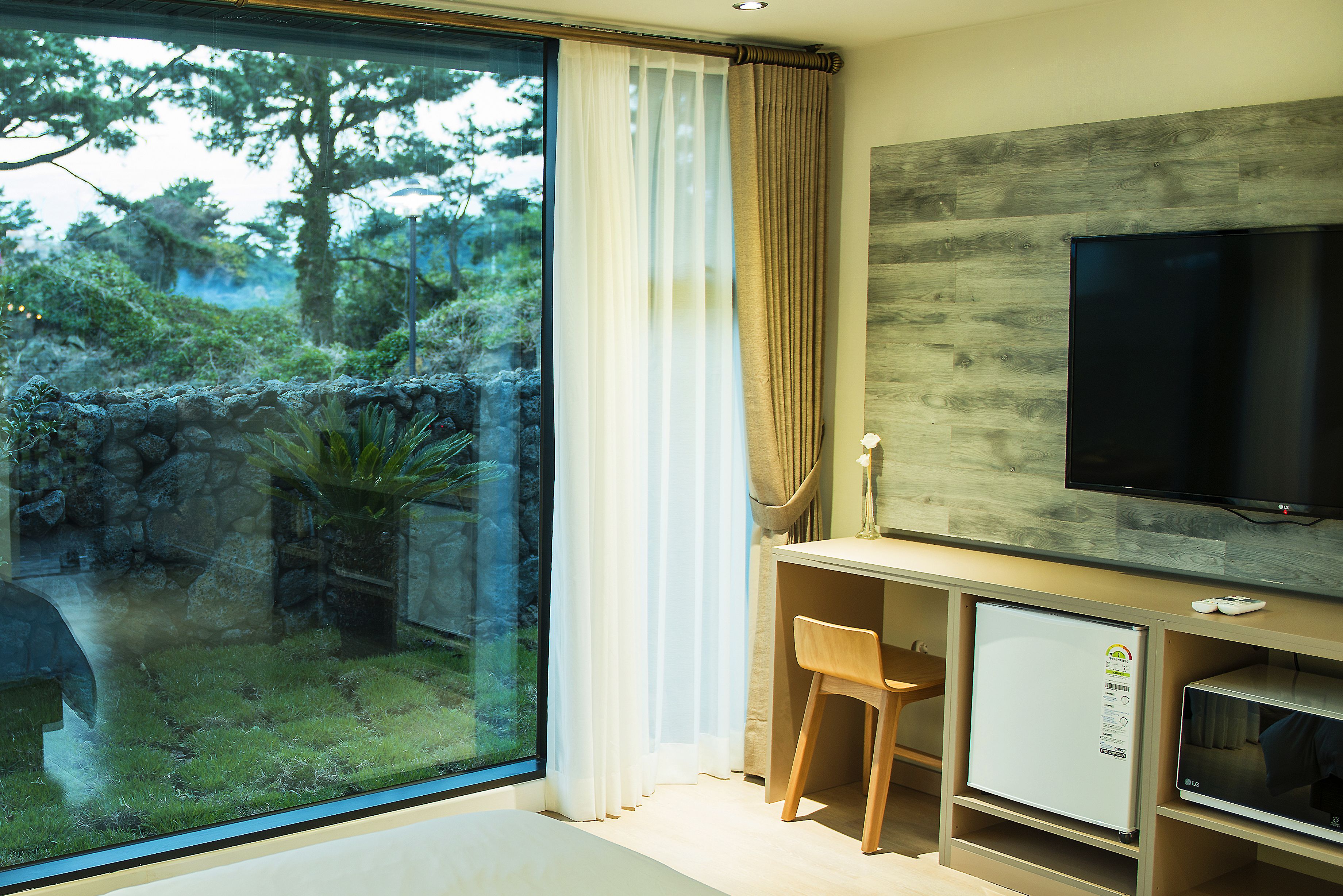 adam (floors are randomly assigned) | premium bedding, soundproofing, free wifi, bed sheets