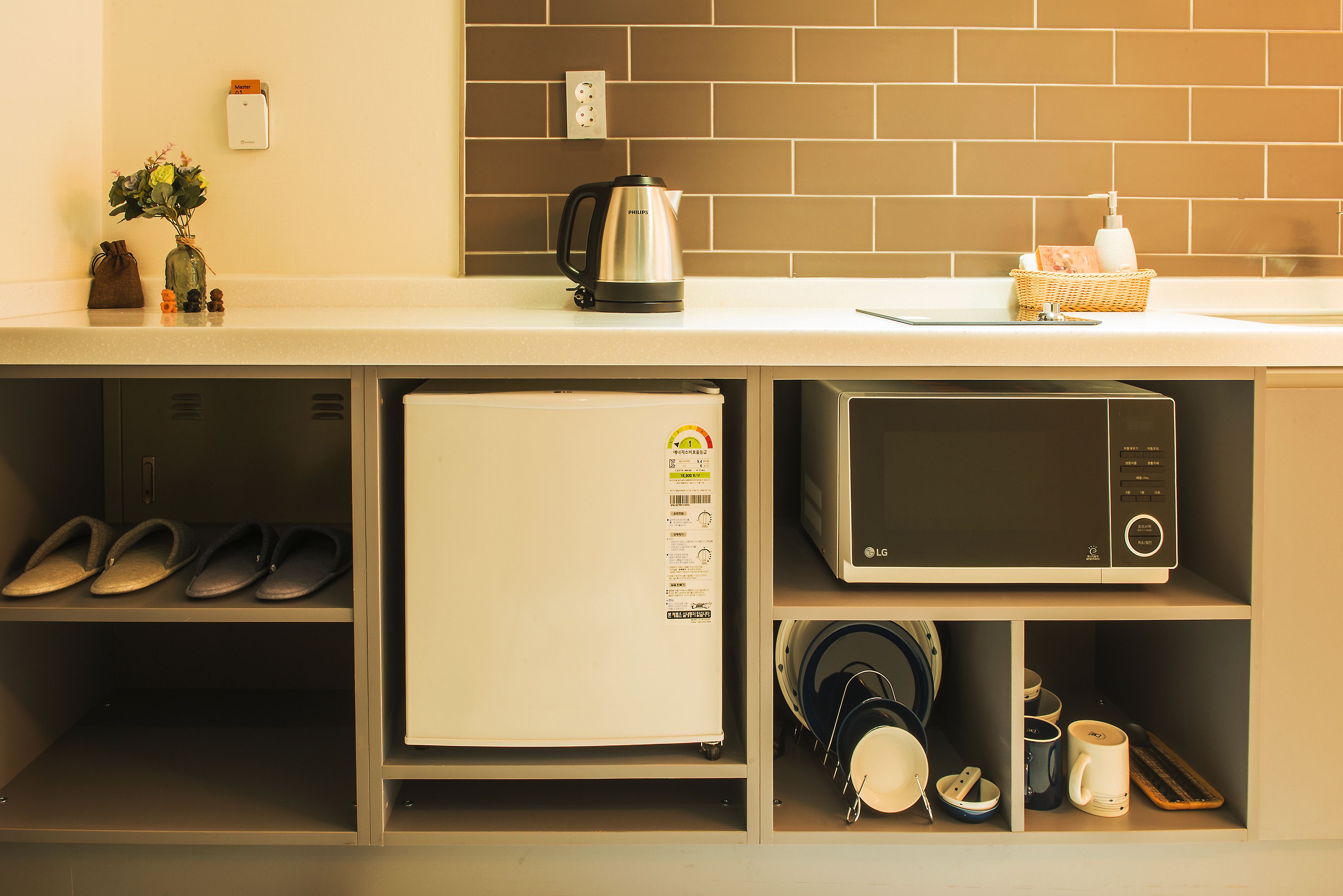 premium bedding, soundproofing, free wifi, bed sheets