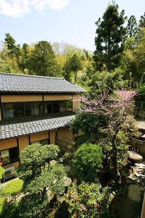 View from property - Yutagawa Onsen Kuhe Ryokan (Tsuruoka)