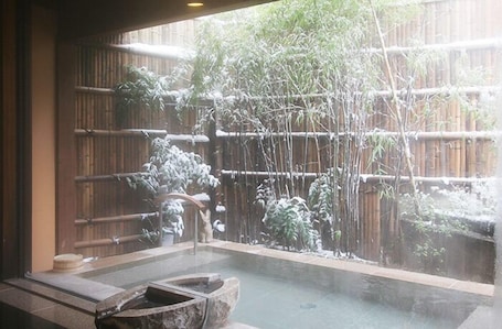 Spa. Yutagawa Onsen Kuhe Ryokan