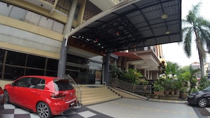 Free self-parking - Adamson Hotel Kuala Lumpur (Kuala Lumpur)