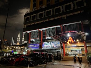 المنشأة من الخارج