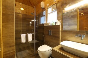 Shower, free toiletries, hair dryer, towels - Lotus an Eco Resort Konark (Gop)