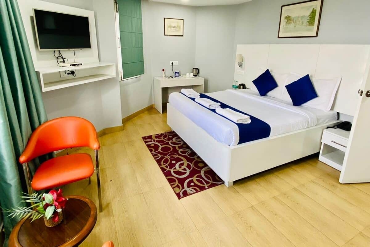 Ropa de cama de alta calidad, minibar y escritorio