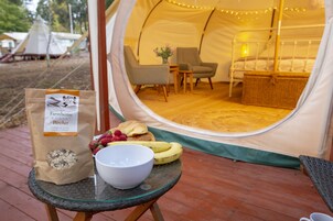 华丽帐篷房, 1 张大床 | 阳台