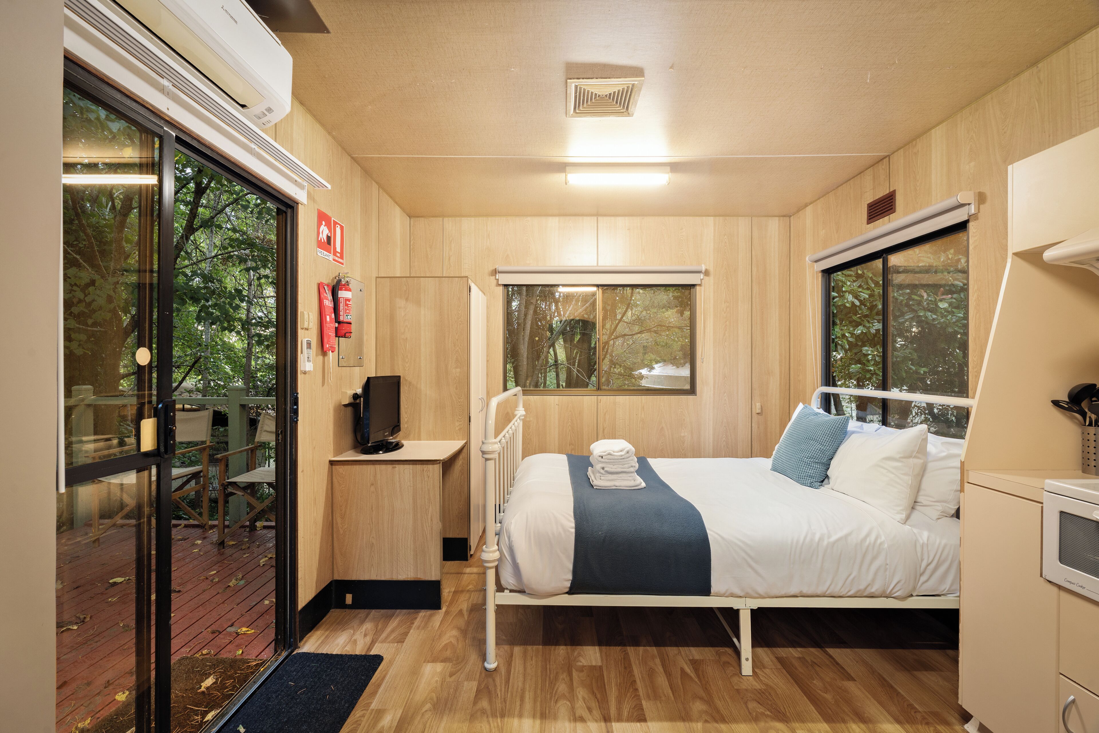 The Swooping Magpie | Individually furnished, bed sheets