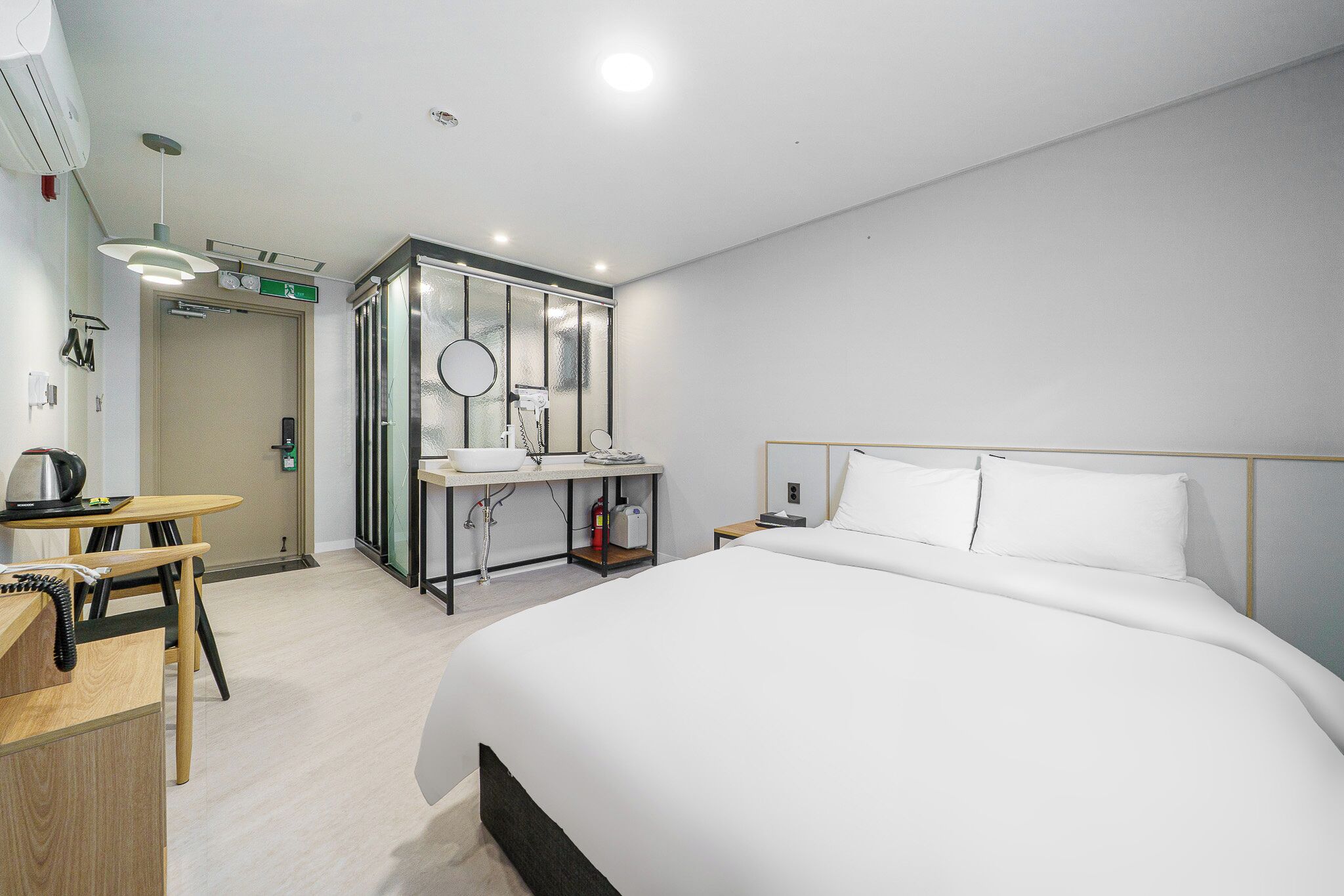 Chambre Deluxe double, vue sur la ville | Literie hypoallergénique, couette en duvet, articles de minibar gratuits